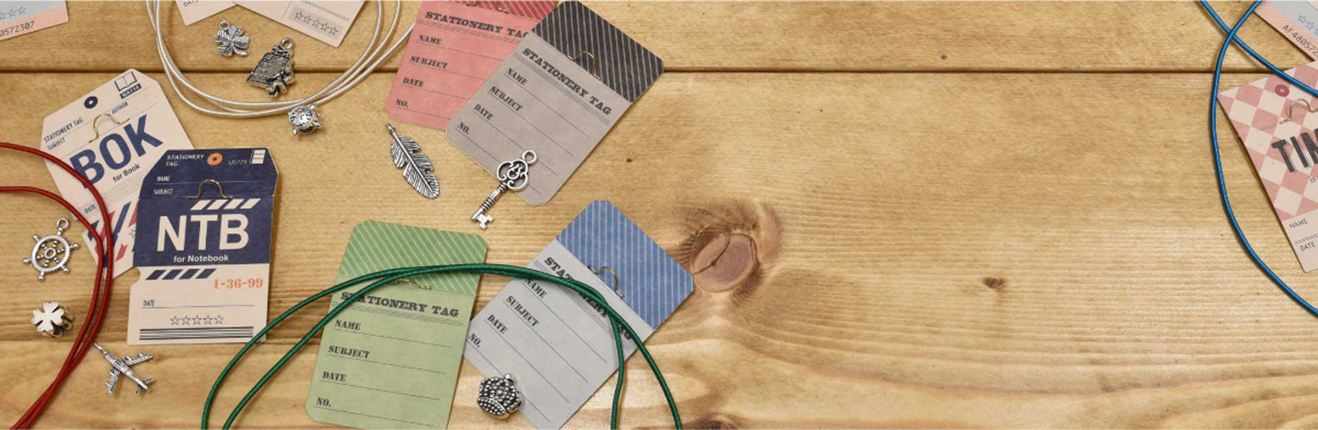 ポストカードや写真に貼って、お部屋のインテリアに。オリジナルガーランドもこれさえあればすぐにできあがり。